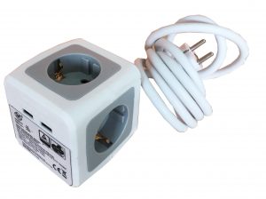 Base múltiple tipo cubo de 4 huecos y 2 puertos usb