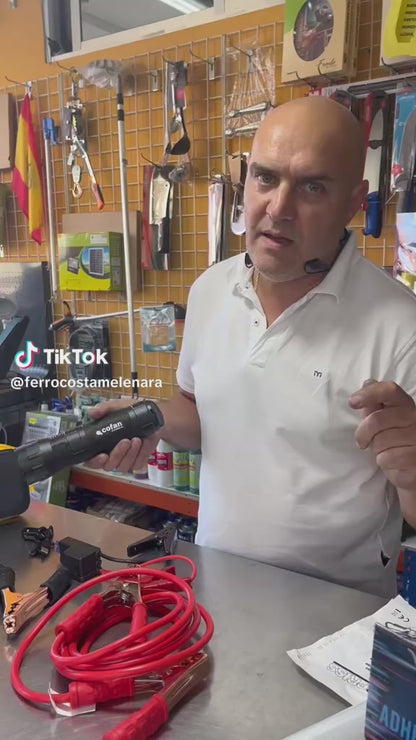 Arrancador portátil de baterías 600 A | Con linterna LED y power bank USB | 330 lúmenes | Adecuado para coches de gasolina hasta 5000 cc y diésel hasta 3000 cc