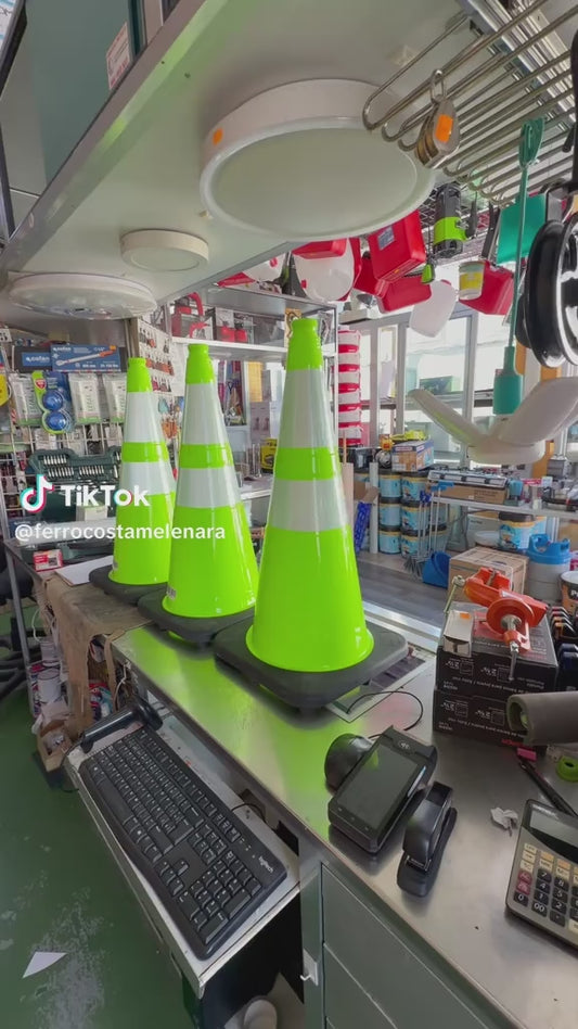 CONO FLEXIBLE CON DIFUSOR VERDE 70CM 3,2KG